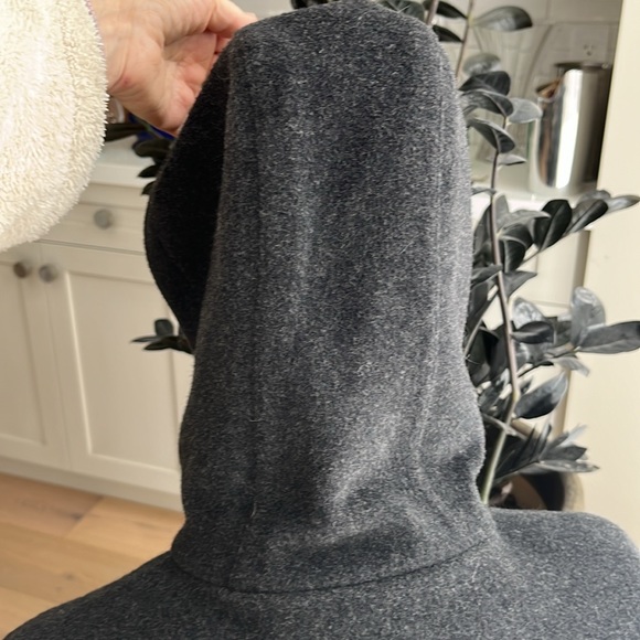 EUC Burton jacket - Picture 16 of 17